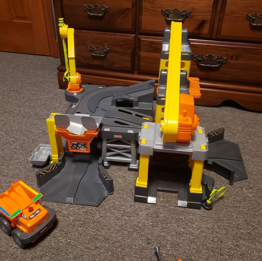 Fisher price construction set